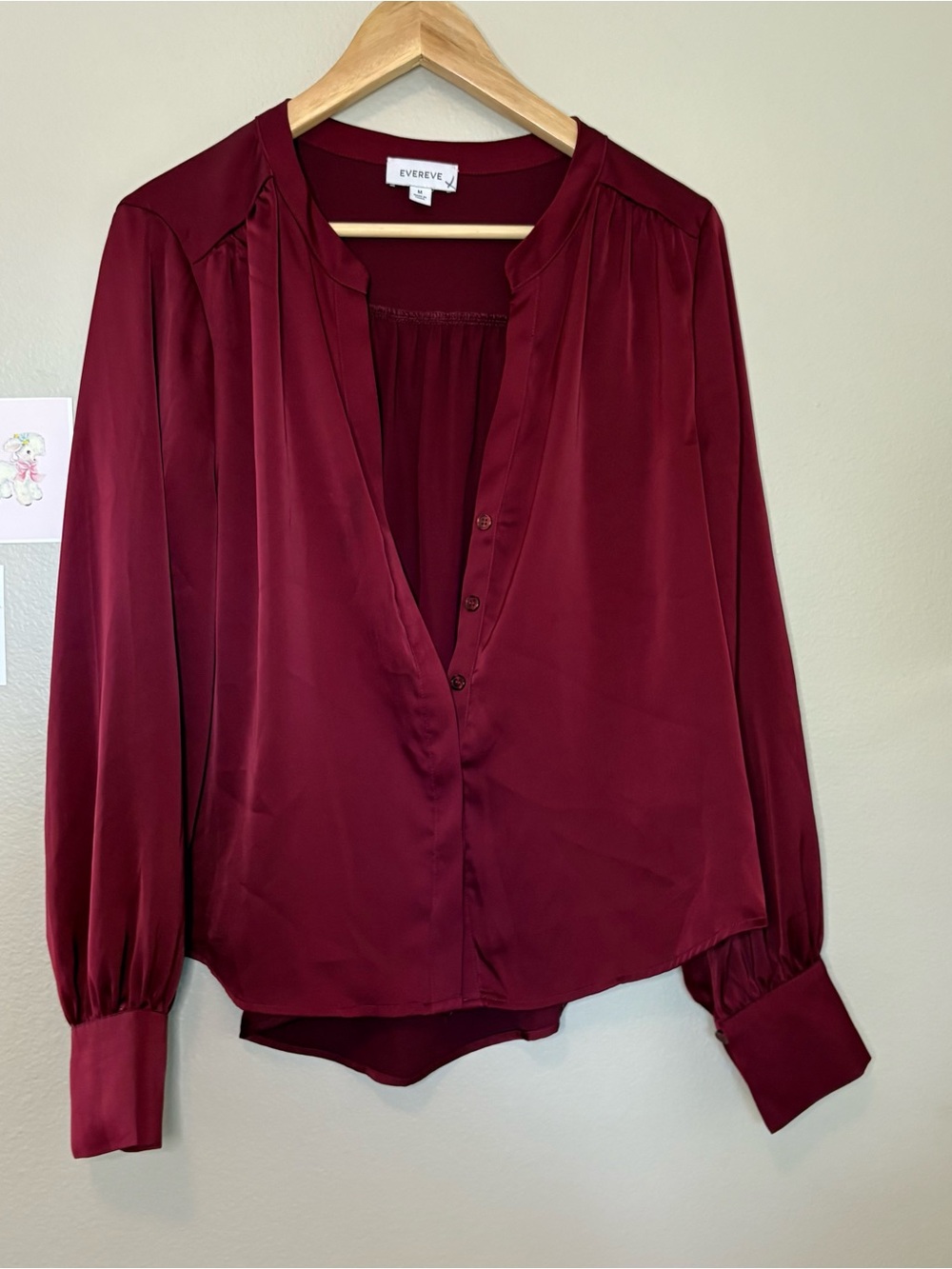 Evereve Women's Burgundy Satin Blouse medium casual work office siren - Picture 3 of 5
